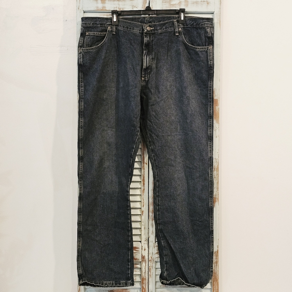WRANGLER RUGGED WEAR JEANS Mens 42x32 Dark Wash Denim Pant Western Workwear EUC